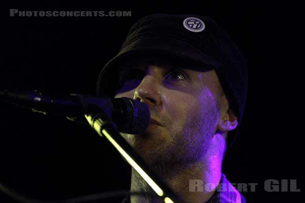 THE JOY FORMIDABLE - 2011-10-24 - PARIS - Nouveau Casino - Rhydian Dafydd